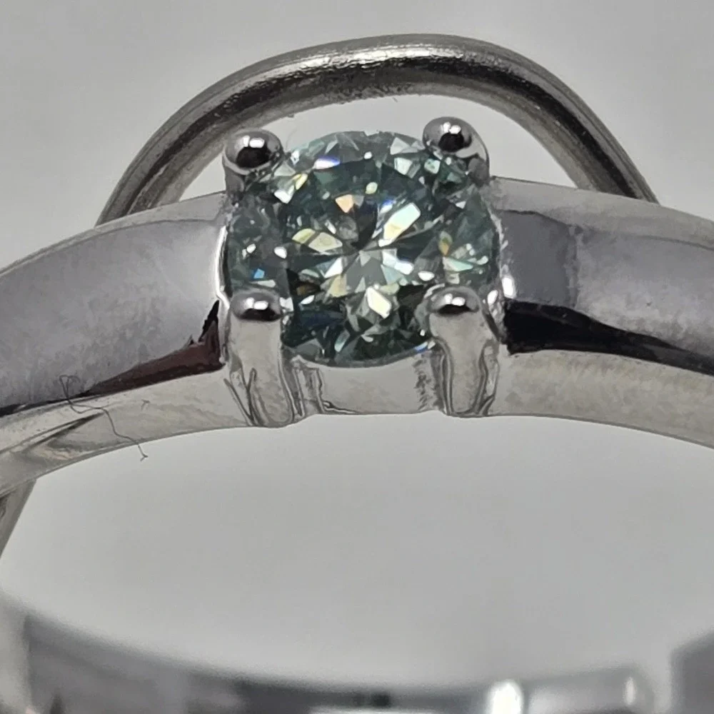 New 0.5ct Colored Moissanite Ring Round Brilliant GRA Certified Adjustable 6-12‎